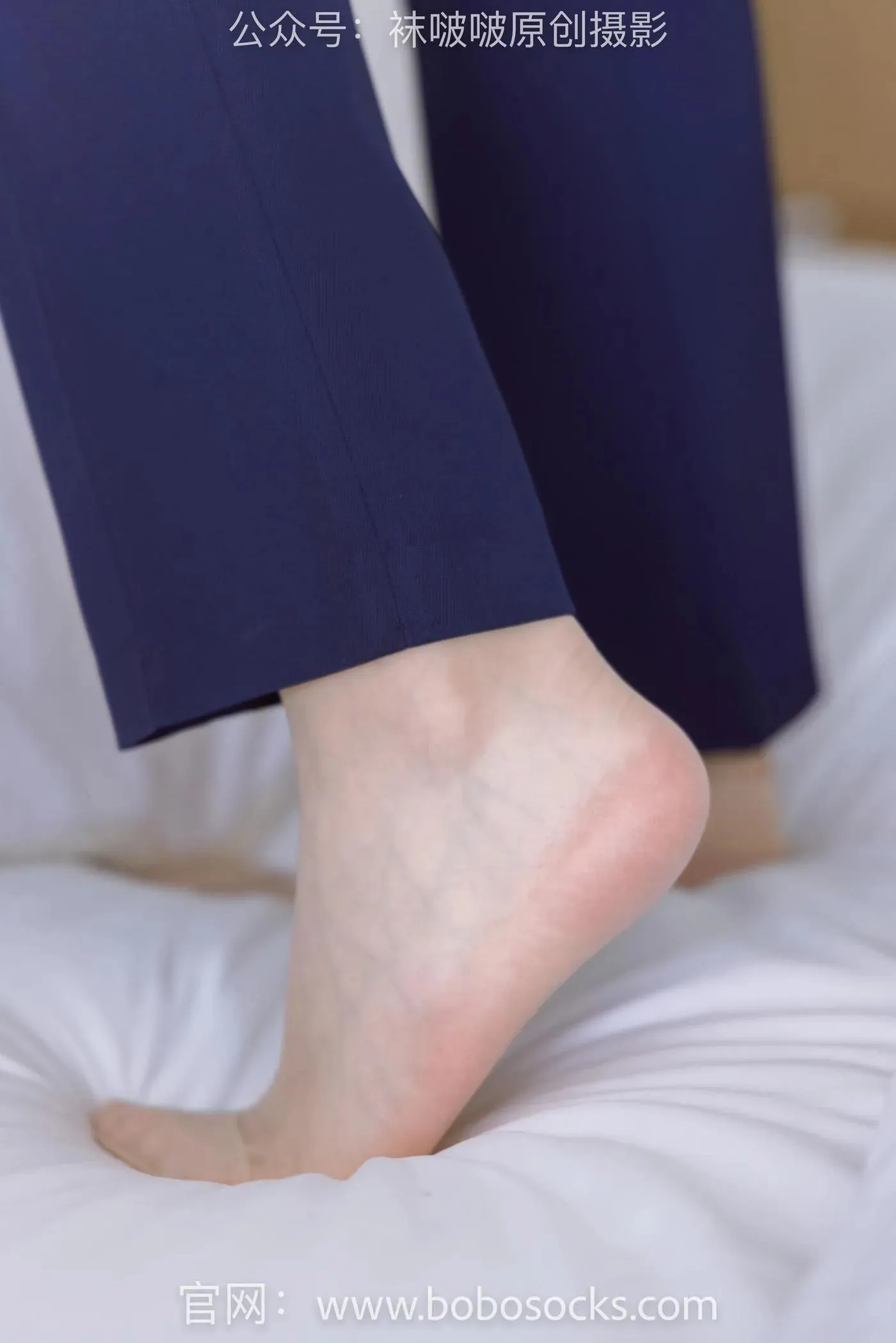 [BoBoSocks袜啵啵]NO.139 小甜豆-高跟鞋、短肉丝、空姐制服 [140P]插图4